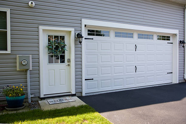 24/7 Emergency Garage Door Panel Replacement experts in St. Leo, FL
